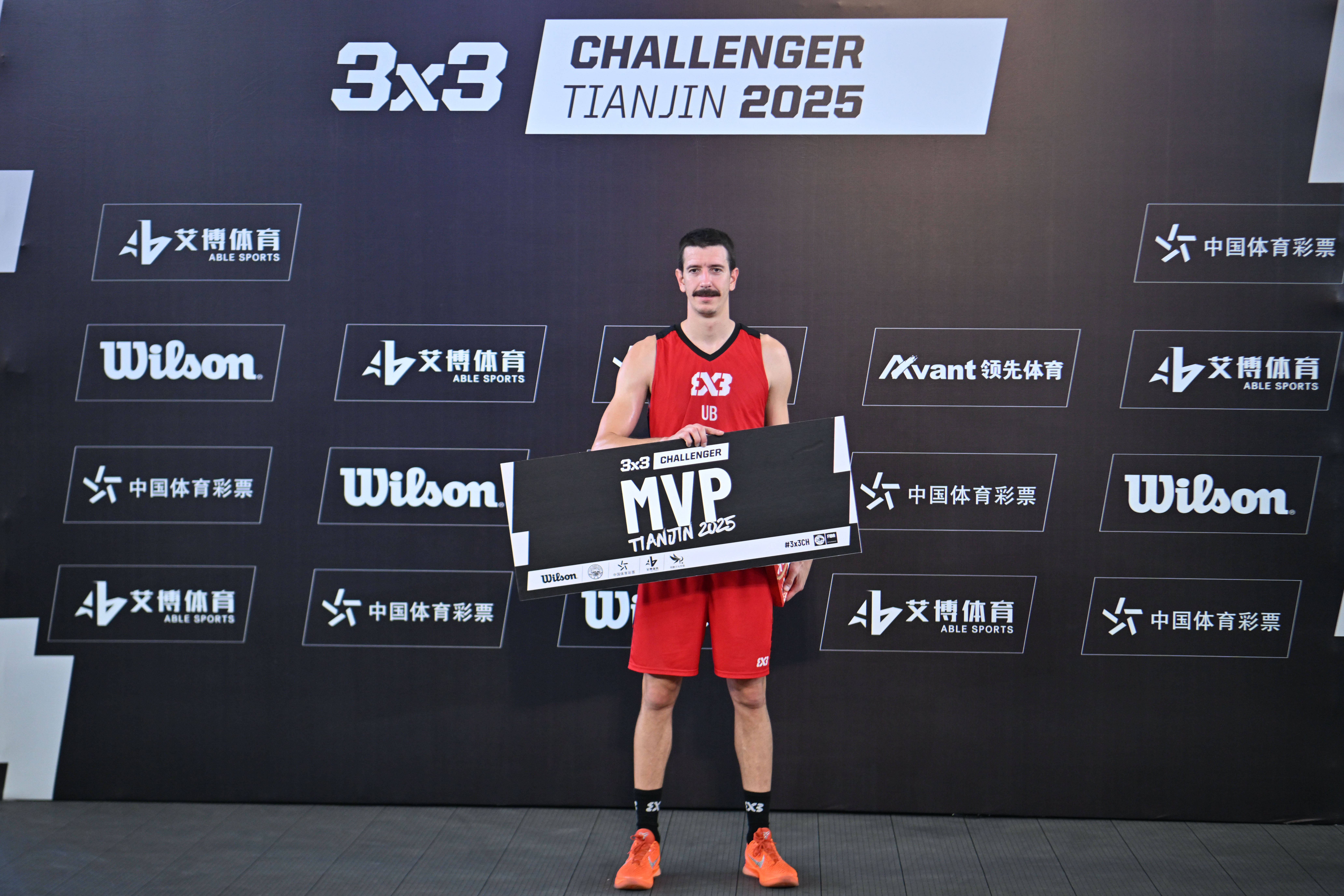 英雄联盟注册-利物浦迎欧篮联关键赛，今晚防线松动，更衣室稳定，赛程密集仍需轮换的简单介绍