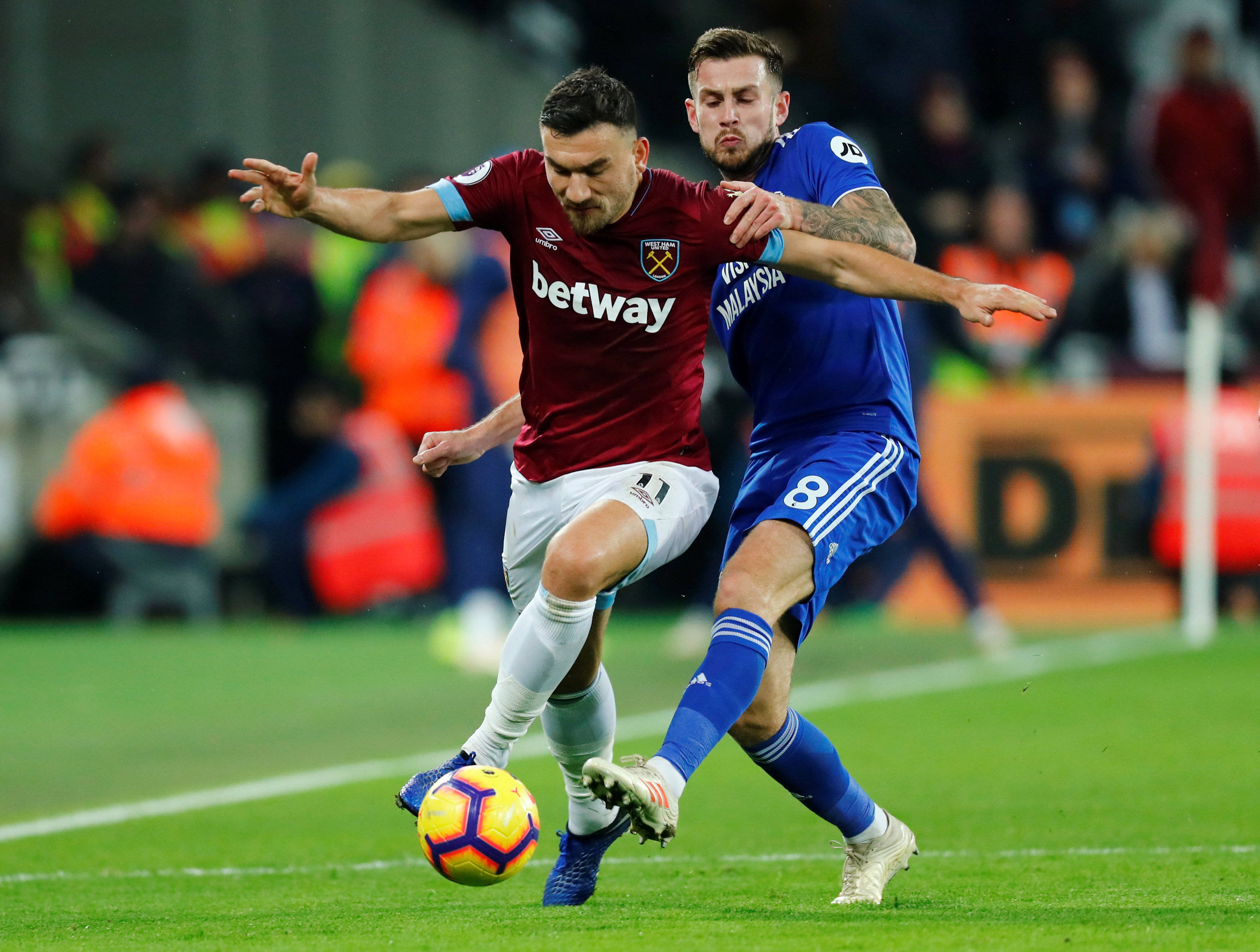 英雄联盟-包含集结日突围战来临；切尔西围绕法甲防线松动；引发热议；年轻球员得到机会的词条