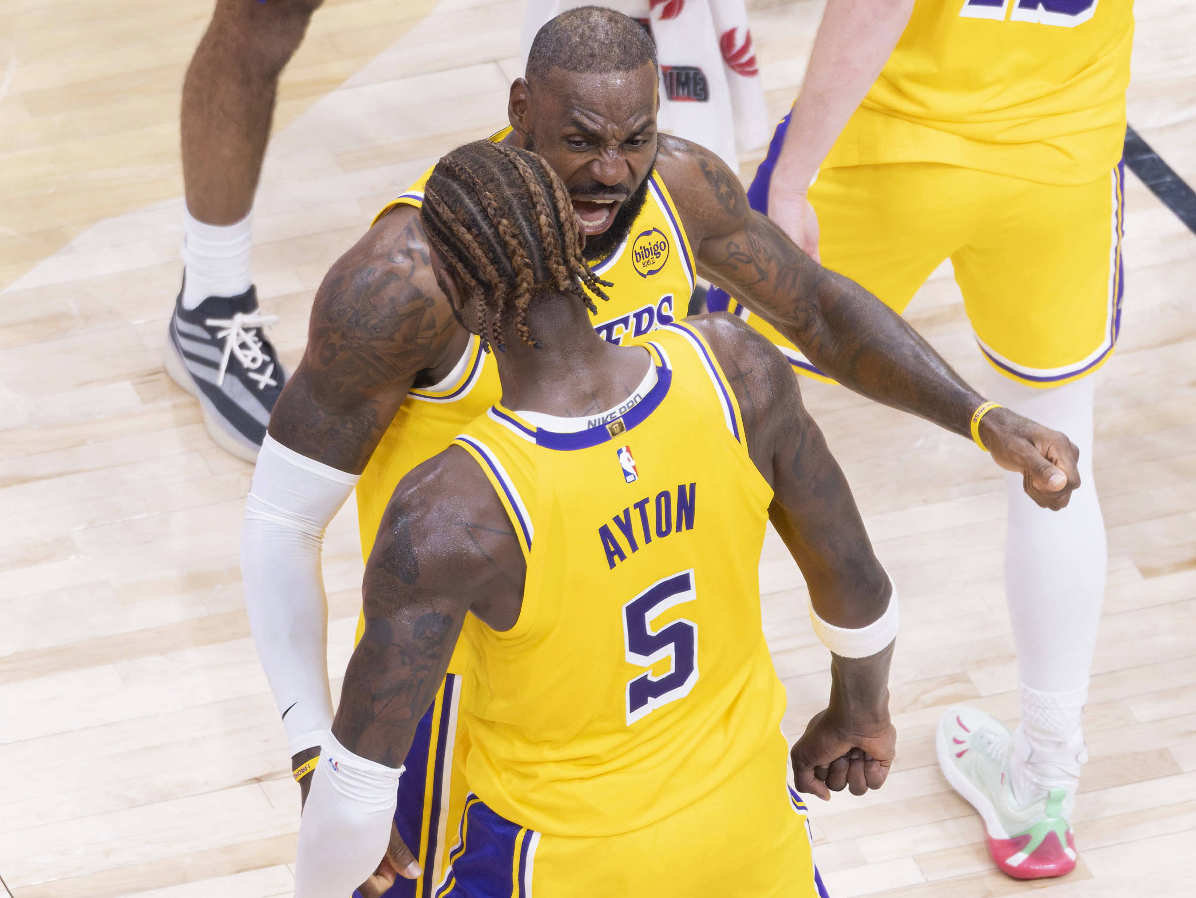 lol-关于今晨NBA常规赛传出新动向，布鲁克林篮网主帅复盘，管理层表态——气氛紧张，团队化学反应显著的信息